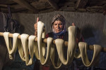 2024 019 Sergileme Hossein NADERI Old village woman preparing do 