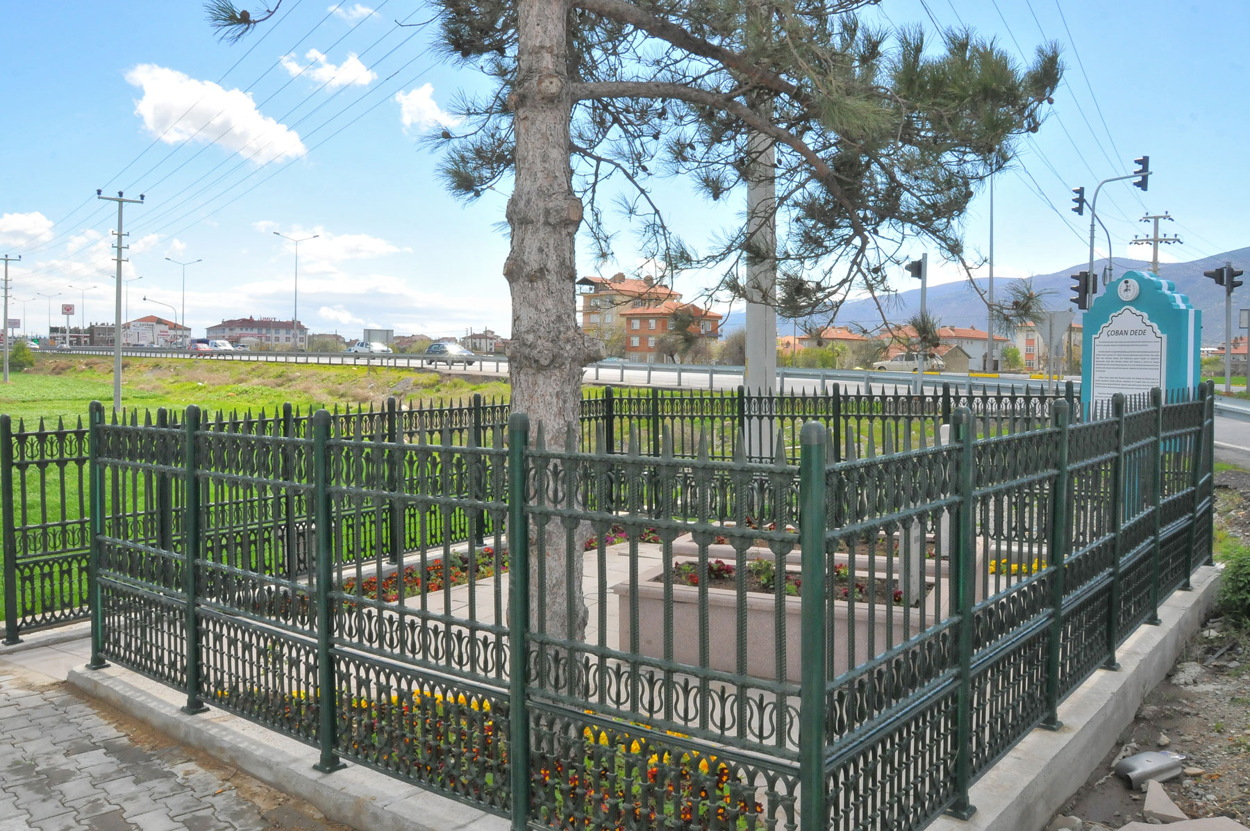 Coban dede turbesi002