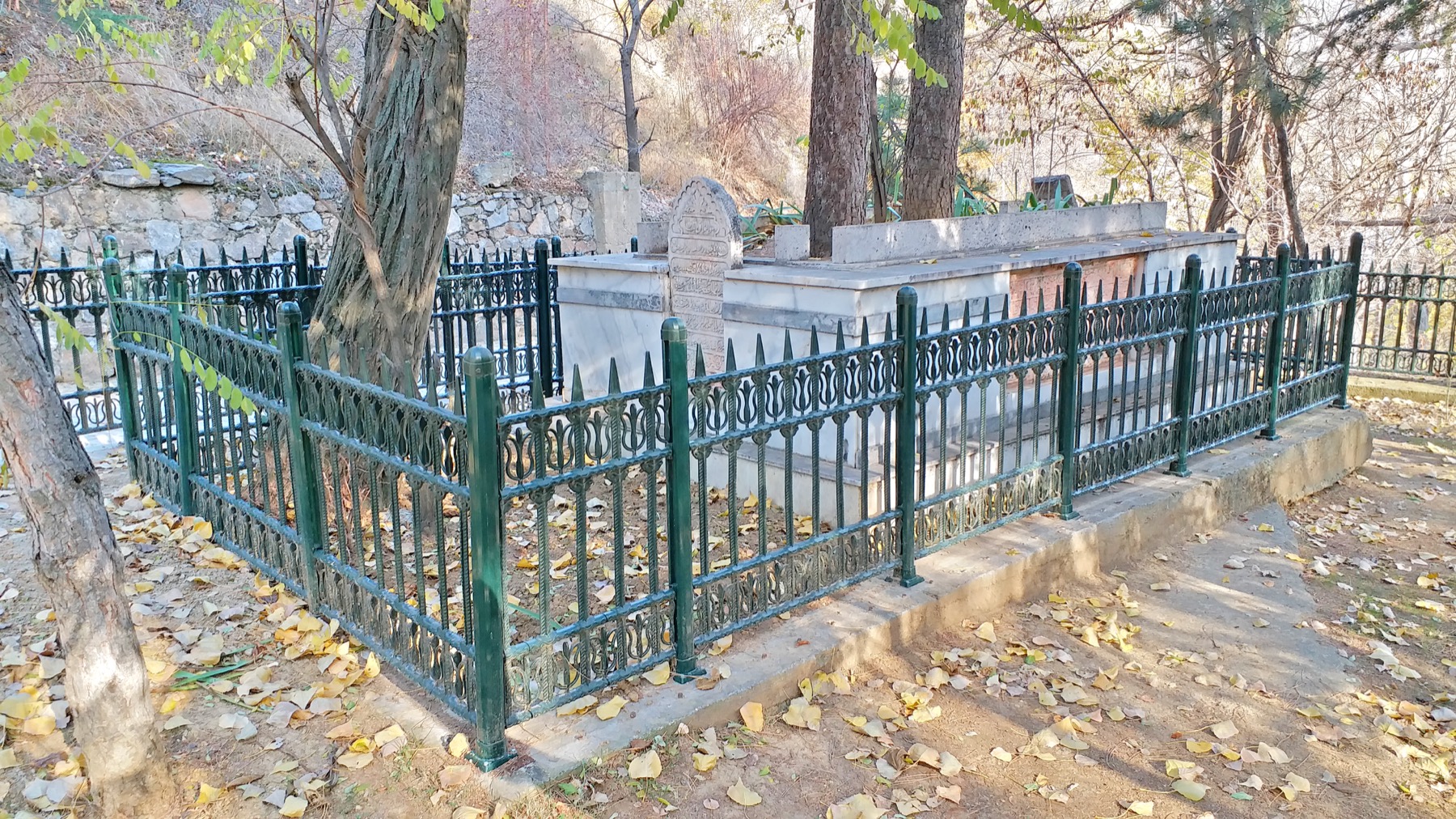 Nimetullah Nahcivani Türbesi