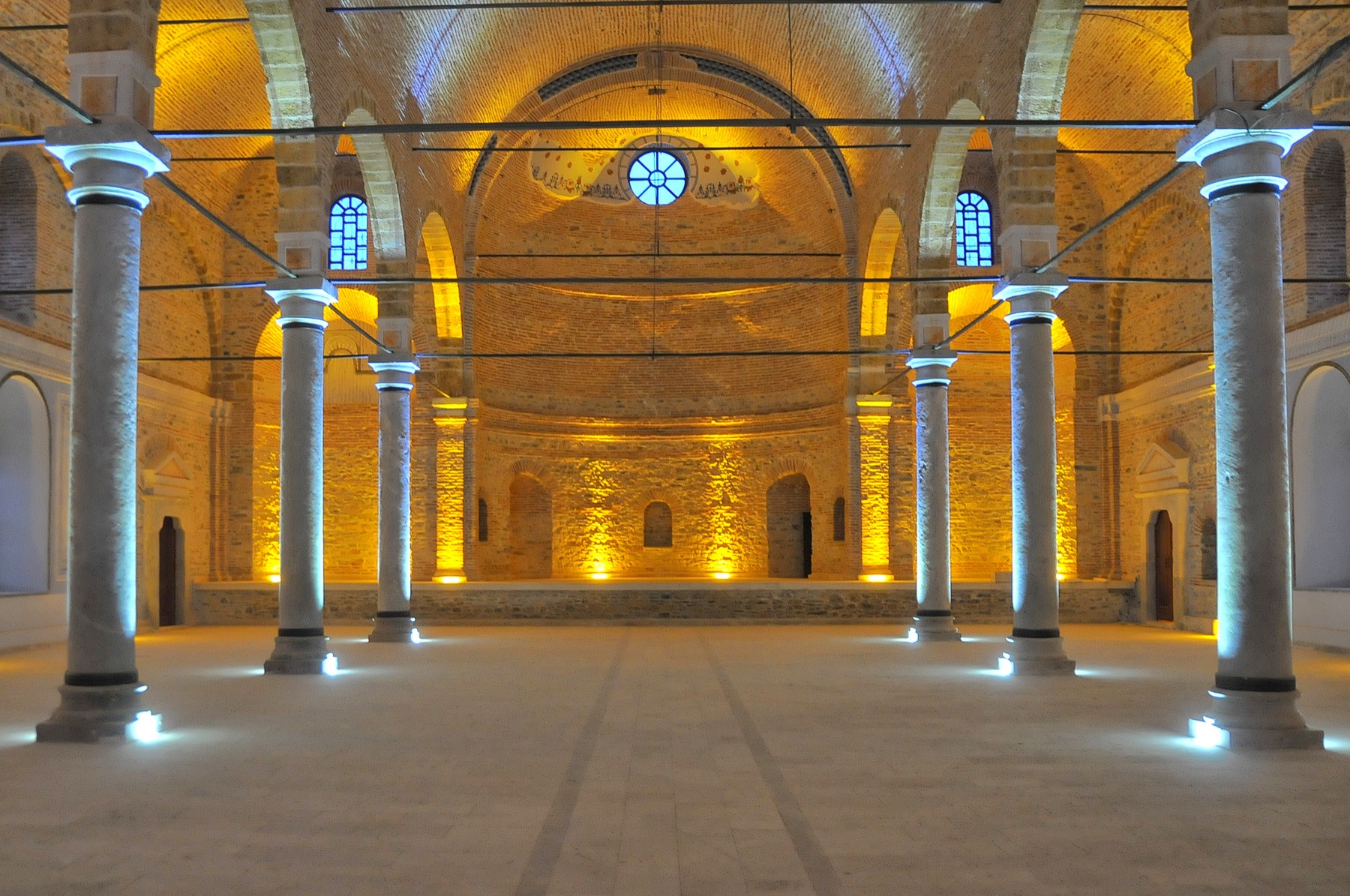 Tarihi ermeni kilisesi 003