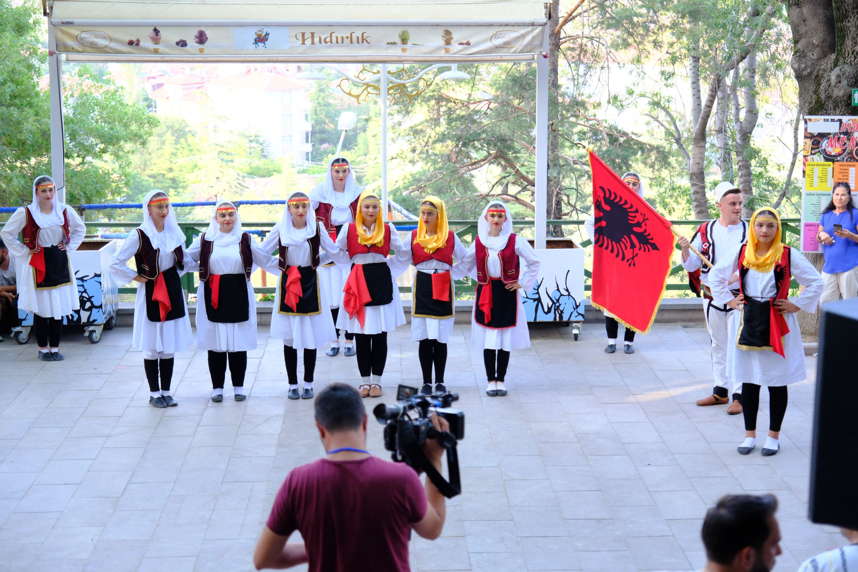 Yerli ve Yabancı Halk Dansları