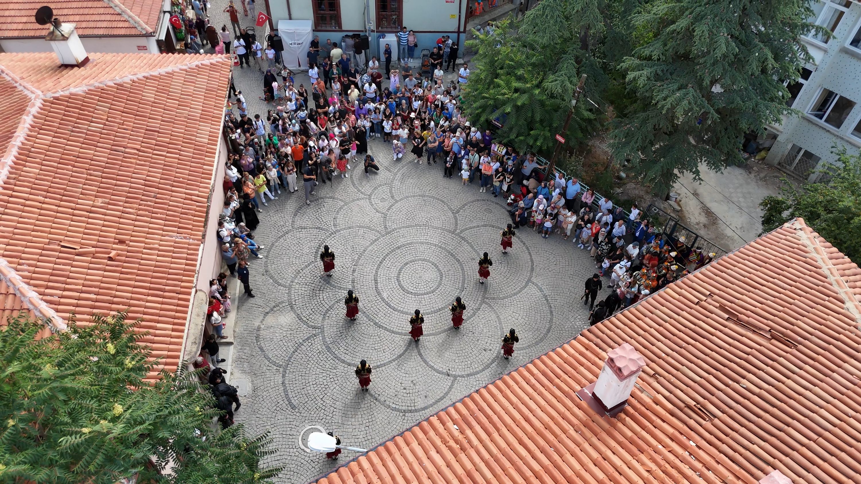 Yerli ve Yabancı Halk Dansları