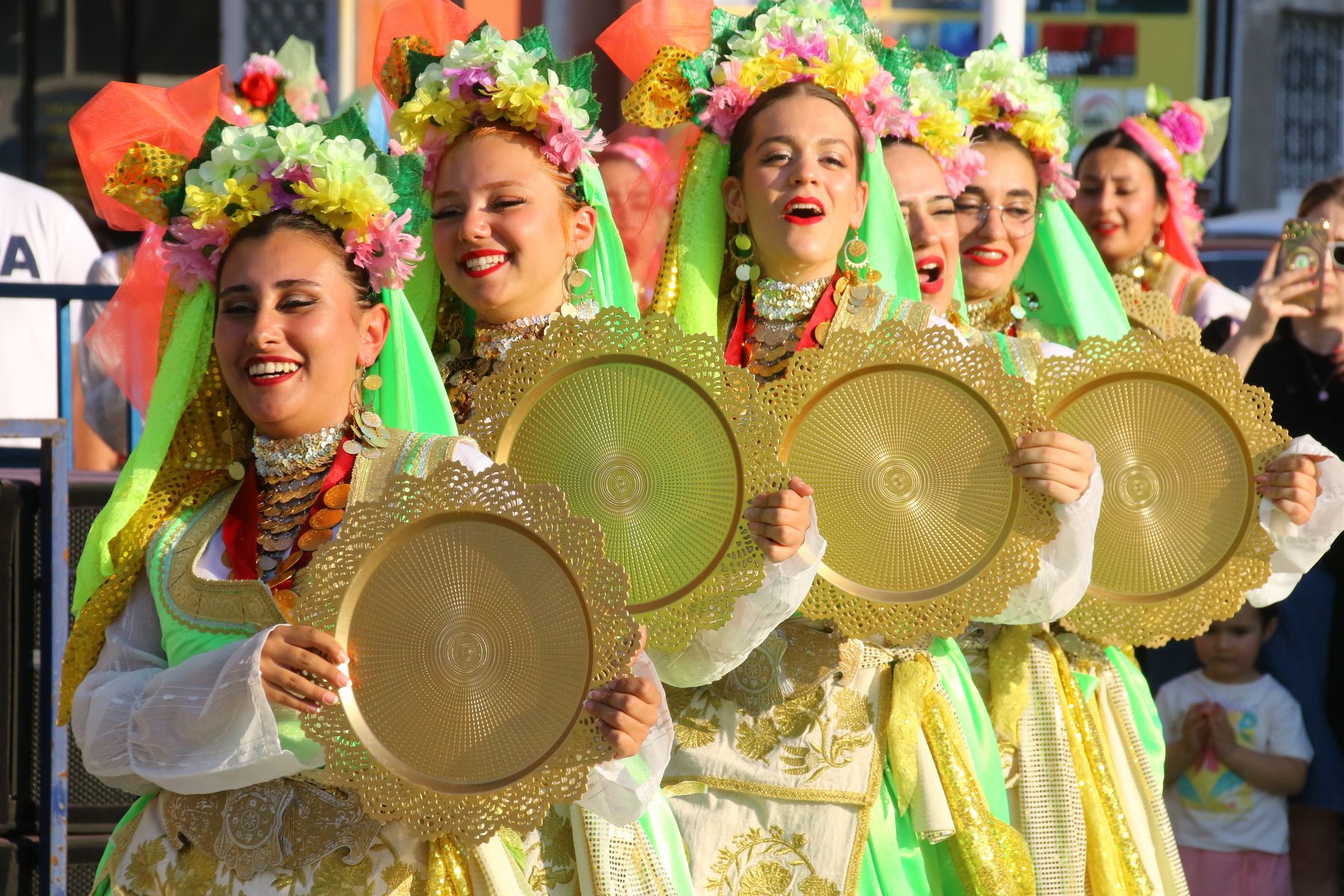 Halk Dansları Gösterileri